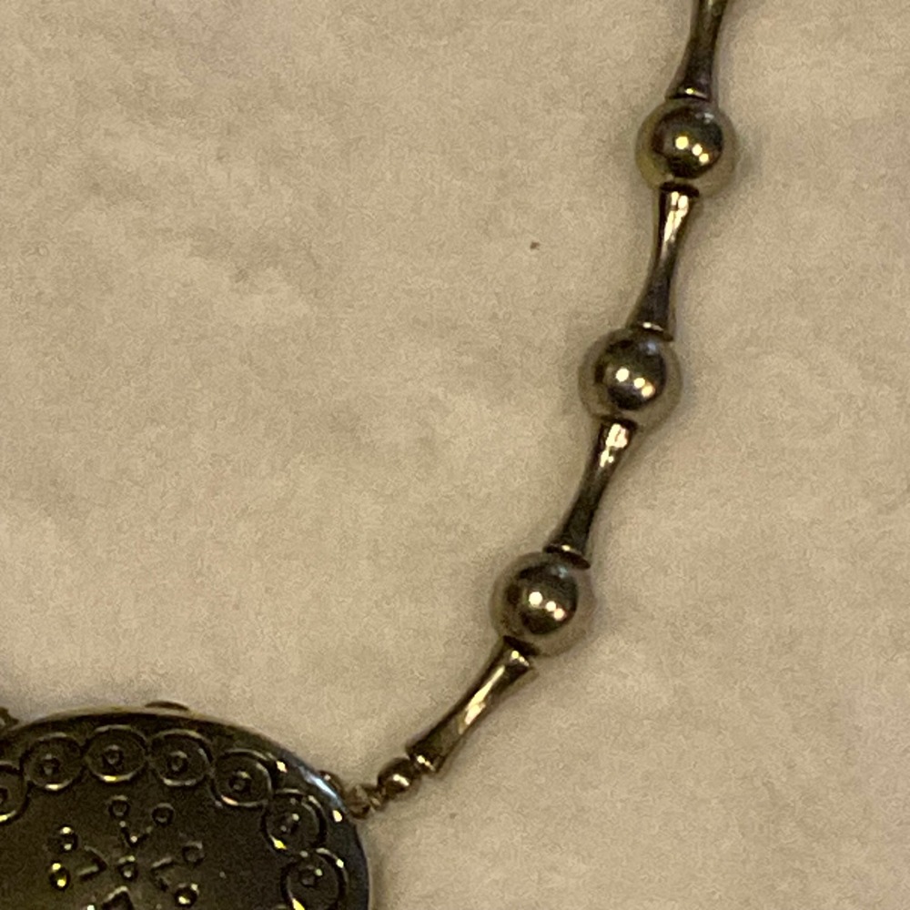 Este Lauder Moonsilver Solid Parfume Locket Penda… - image 4